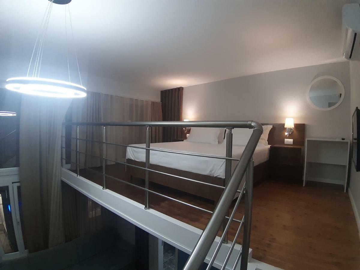 Bistrica Hotel Sarandë エクステリア 写真
