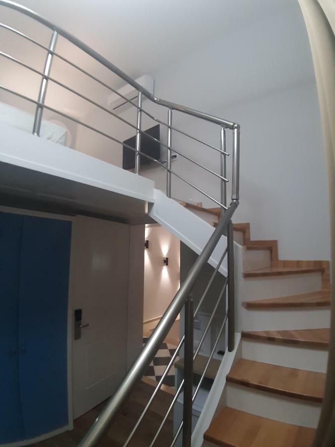 Bistrica Hotel Sarandë エクステリア 写真