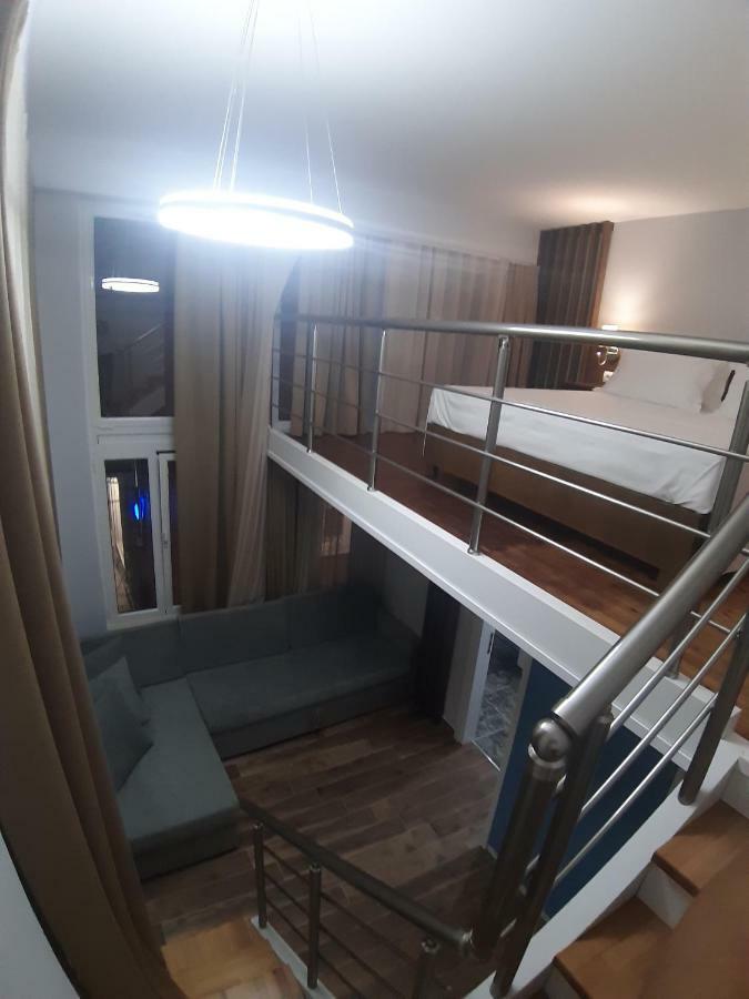 Bistrica Hotel Sarandë エクステリア 写真
