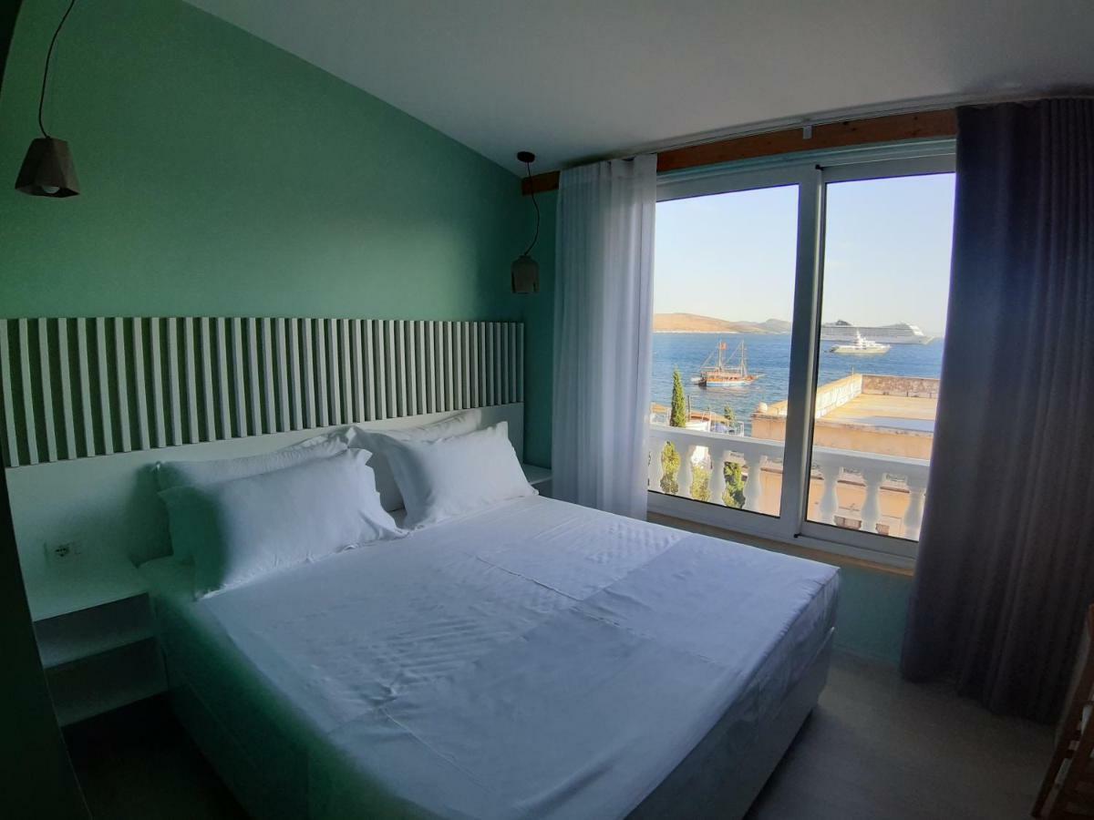 Bistrica Hotel Sarandë エクステリア 写真