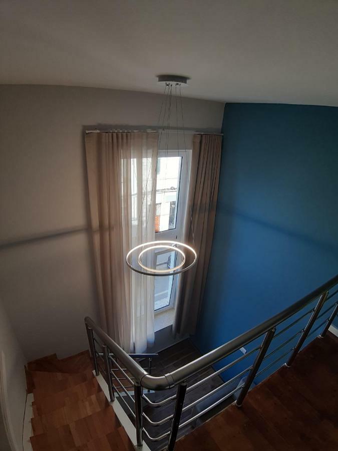 Bistrica Hotel Sarandë エクステリア 写真