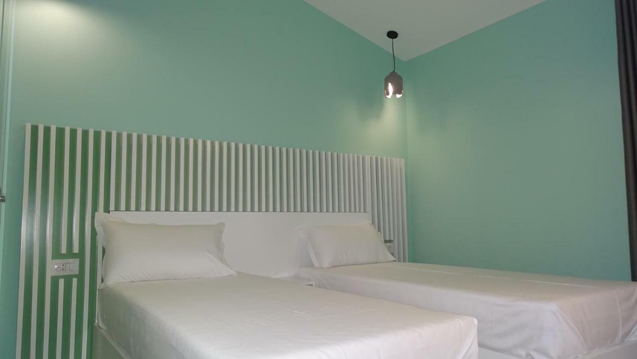 Bistrica Hotel Sarandë エクステリア 写真