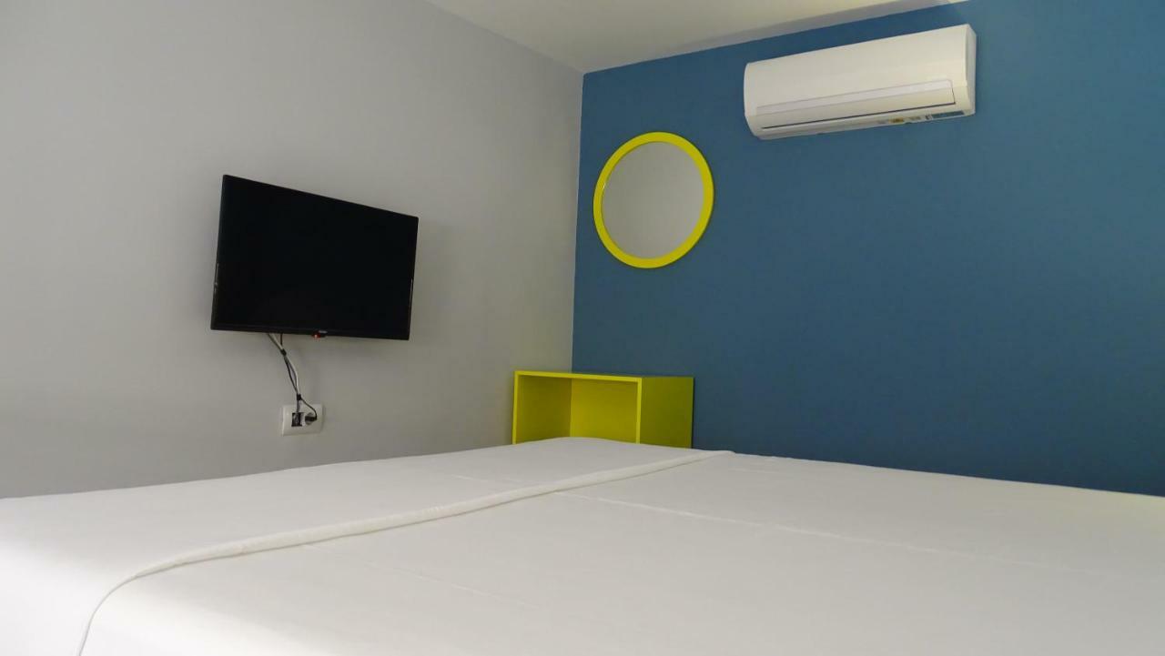 Bistrica Hotel Sarandë エクステリア 写真