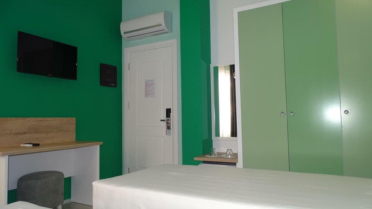 Bistrica Hotel Sarandë エクステリア 写真