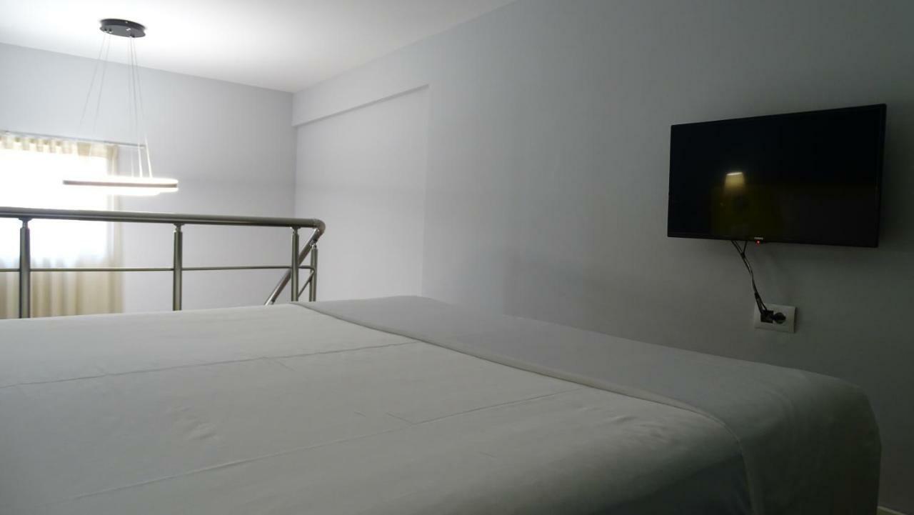 Bistrica Hotel Sarandë エクステリア 写真