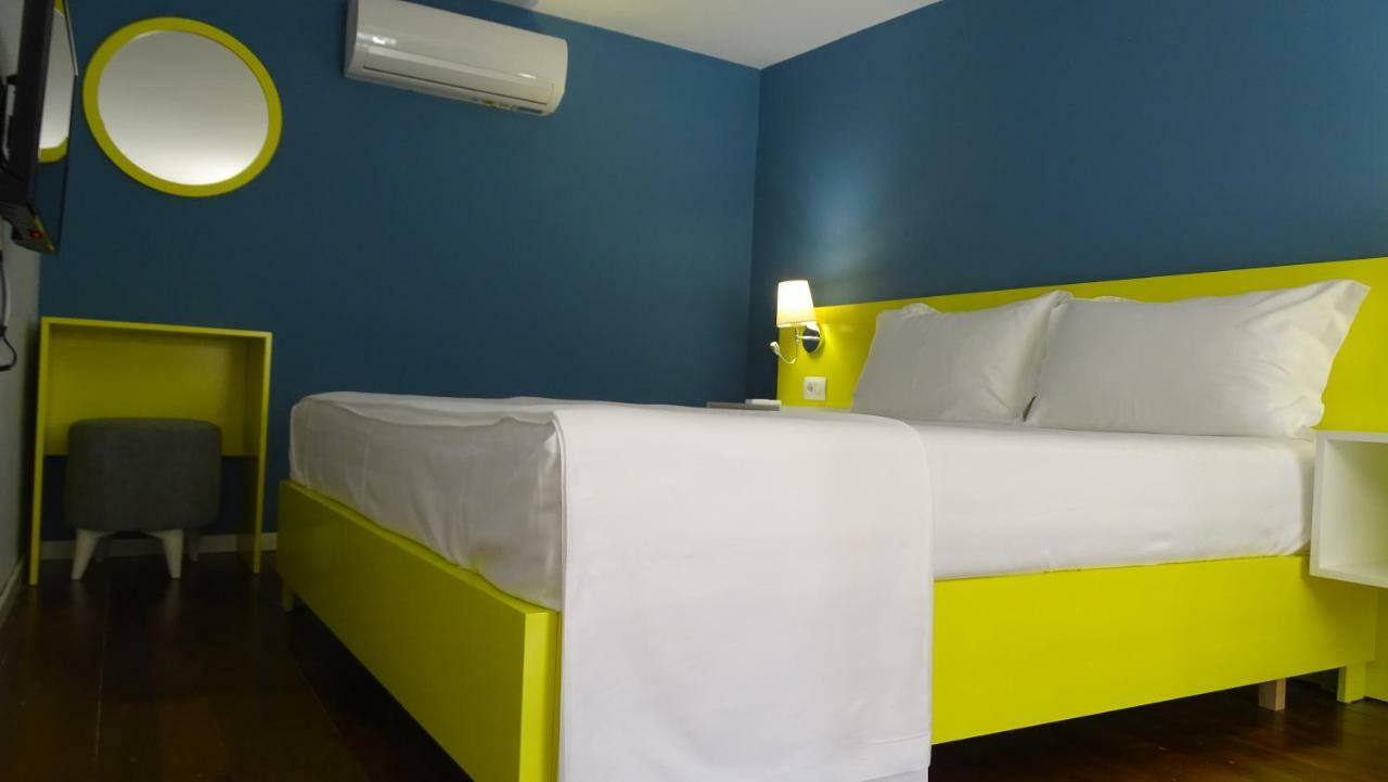 Bistrica Hotel Sarandë エクステリア 写真