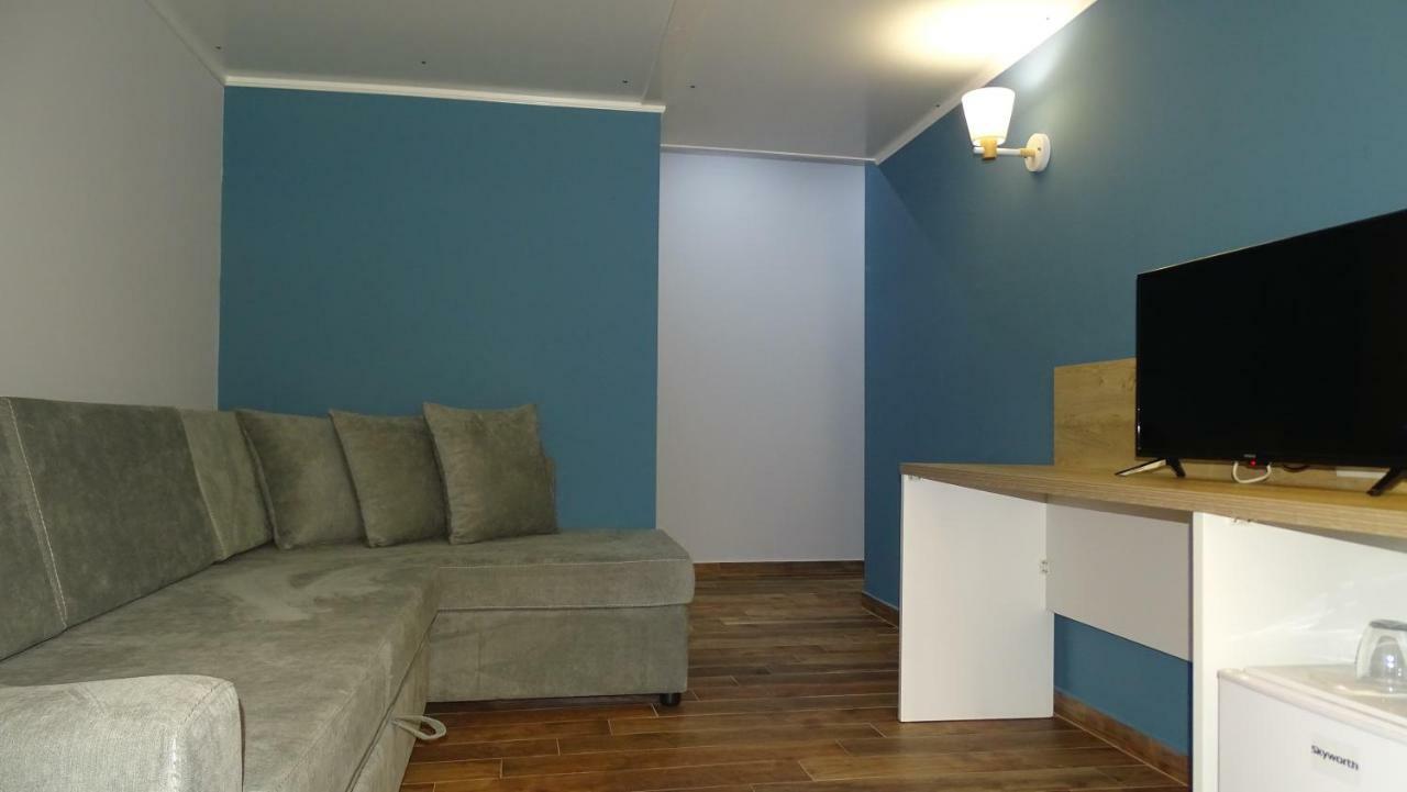 Bistrica Hotel Sarandë エクステリア 写真